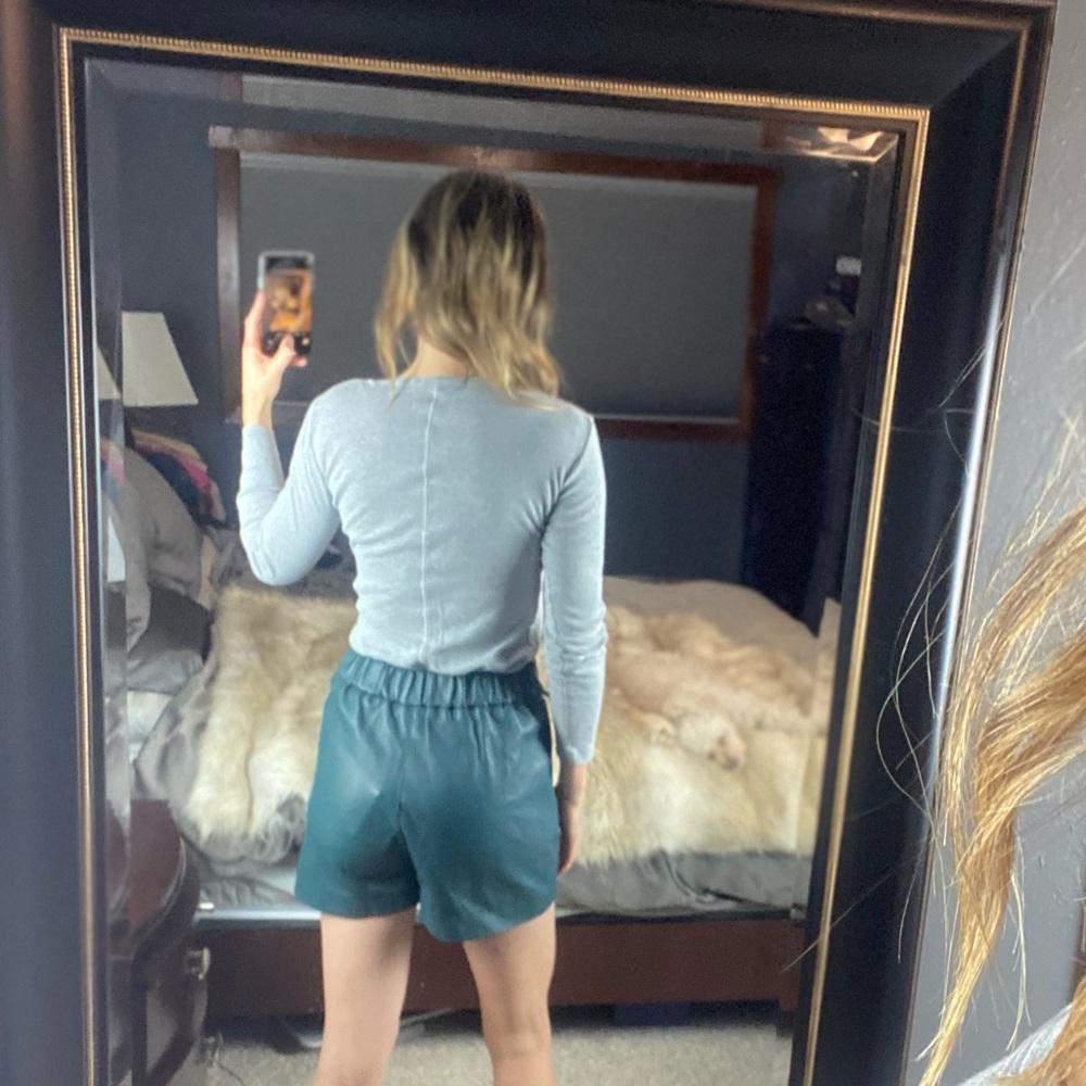 Gap The Bowery Super Soft V-Neck Long Sleeve Top, XS - Picture 4 of 10